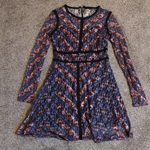 Xhilaration Dresses & Skirts - Xhilaration Floral Lace Dress with Black Trim